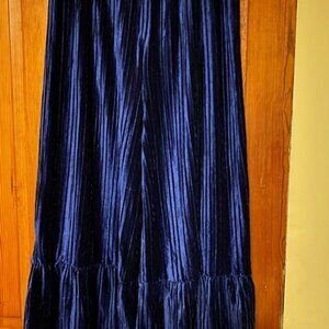 Umgee blue velvet ribbed pants, size large nwt